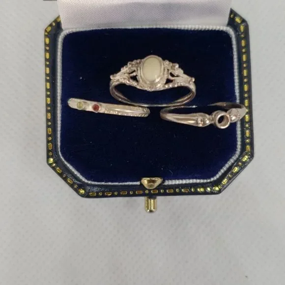 3 Silver Rings - Picture 2 of 3